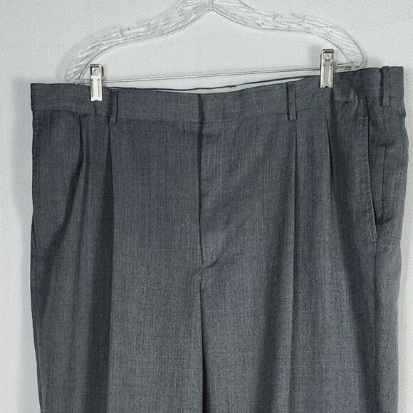 Haggar Quality Grey Pleated and Cuffed Poly Wool Dress Pants WPL386 Size 42x30 - Picture 2 of 16